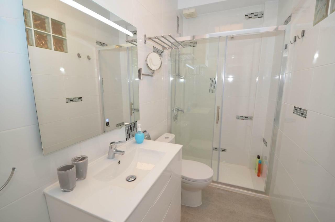 Punta Prima Pleasure With Private Parking In A Gated Community Close To The Beach Торрев'єха Екстер'єр фото