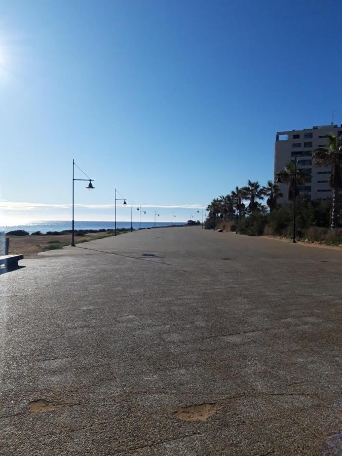 Punta Prima Pleasure With Private Parking In A Gated Community Close To The Beach Торрев'єха Екстер'єр фото