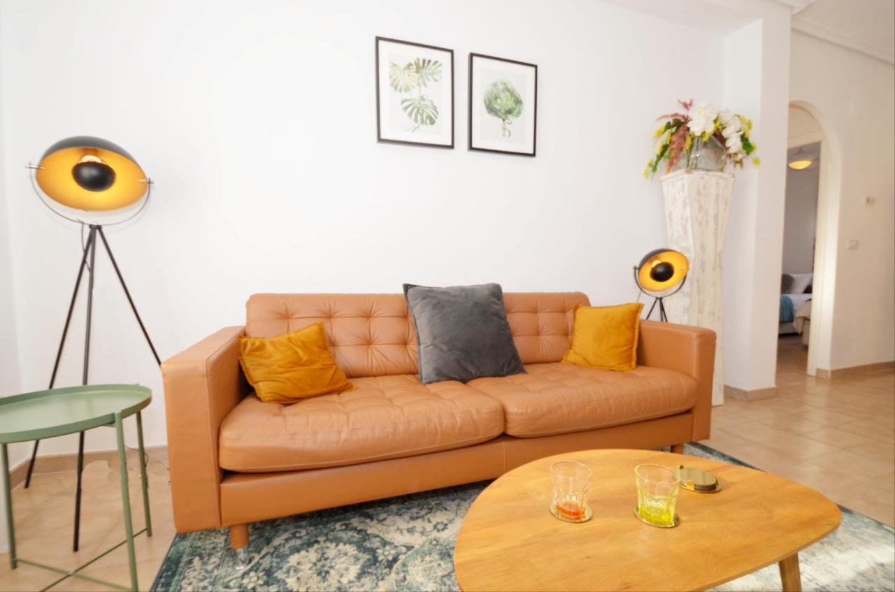 Punta Prima Pleasure With Private Parking In A Gated Community Close To The Beach Торрев'єха Екстер'єр фото
