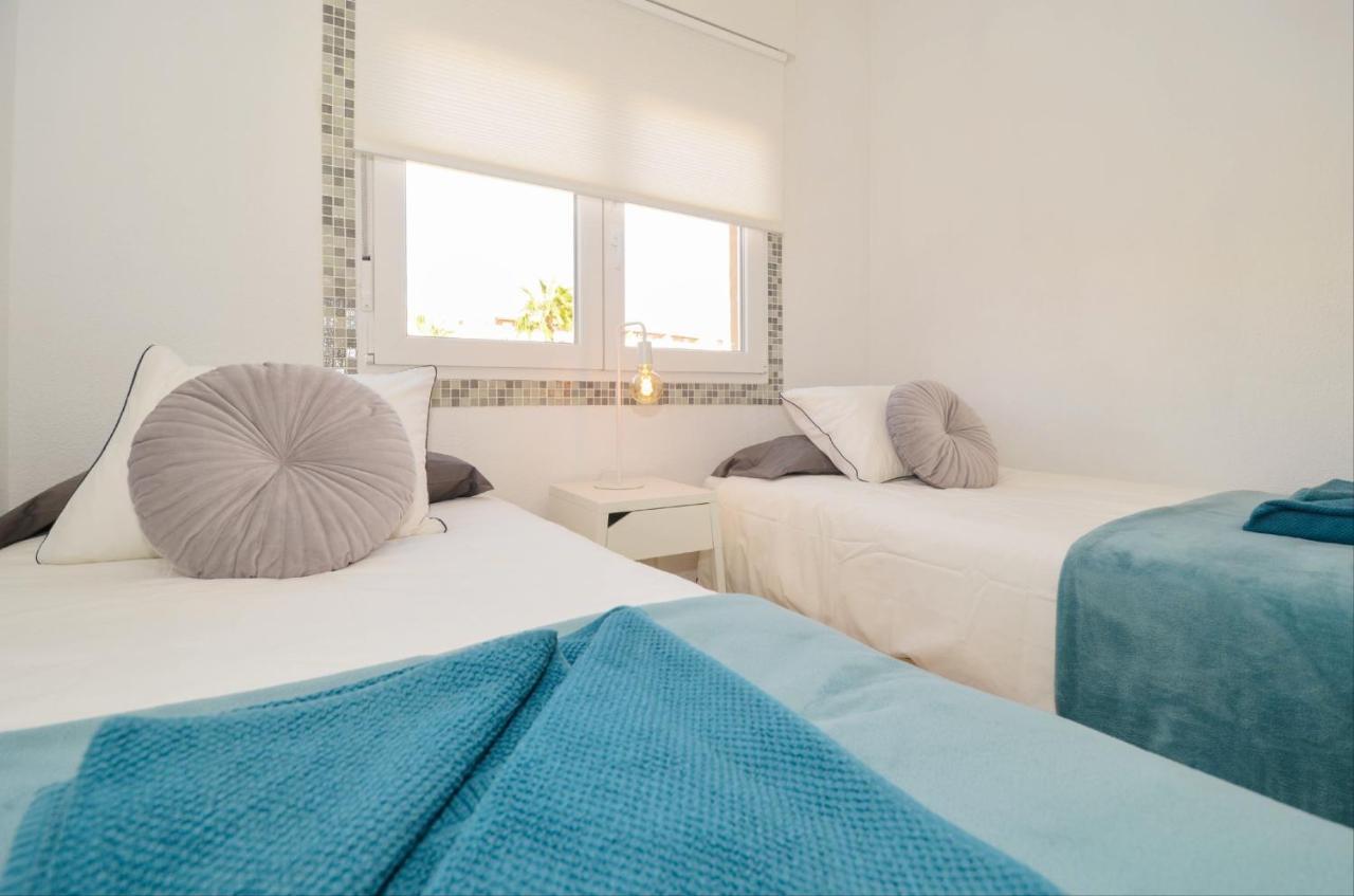 Punta Prima Pleasure With Private Parking In A Gated Community Close To The Beach Торрев'єха Екстер'єр фото