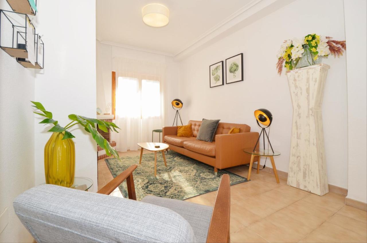 Punta Prima Pleasure With Private Parking In A Gated Community Close To The Beach Торрев'єха Екстер'єр фото