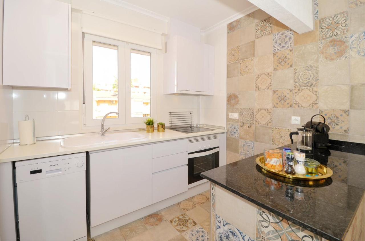 Punta Prima Pleasure With Private Parking In A Gated Community Close To The Beach Торрев'єха Екстер'єр фото