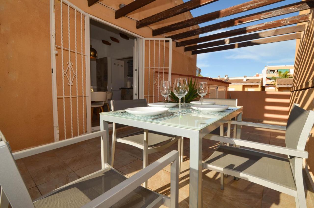 Punta Prima Pleasure With Private Parking In A Gated Community Close To The Beach Торрев'єха Екстер'єр фото